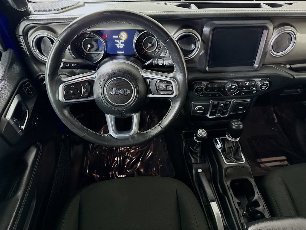Used 2018 Jeep Wrangler Unlimited Sahara w/ Dual Top Group AWD/4WD image 3