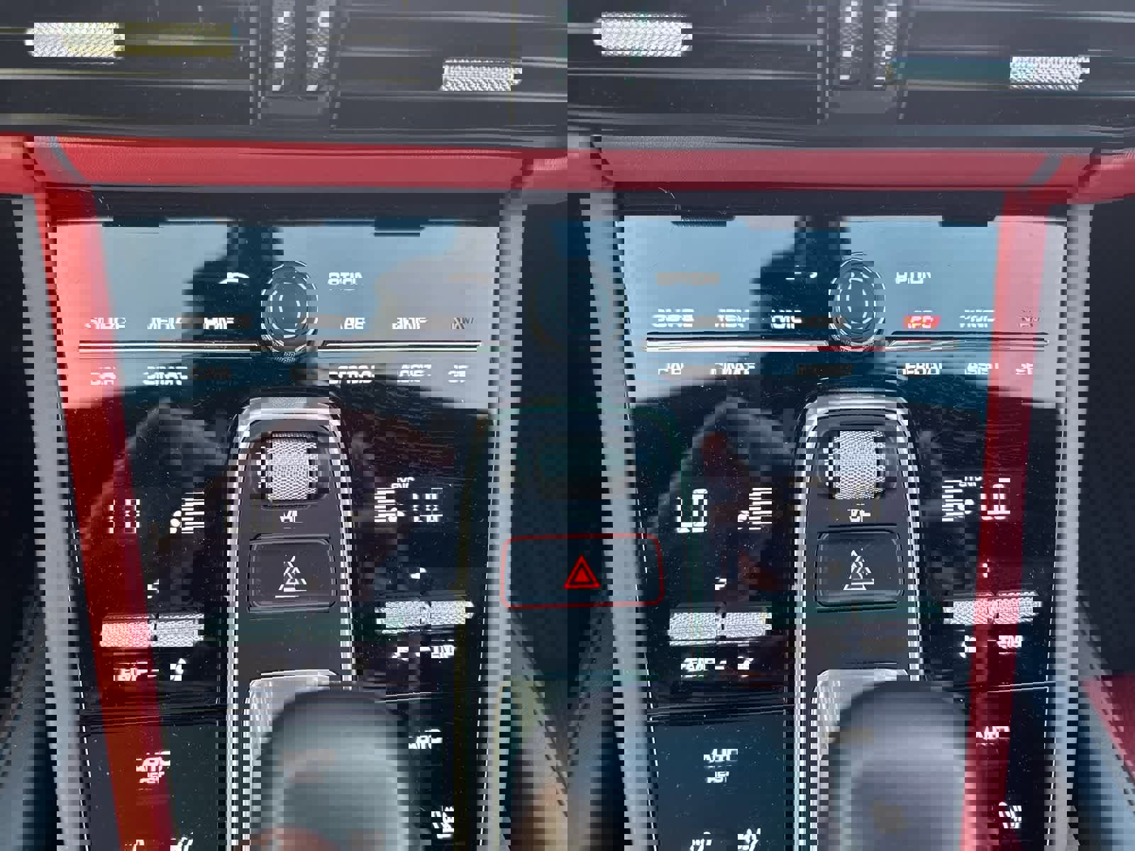 Used 2023 Porsche Cayenne Platinum Edition image 38