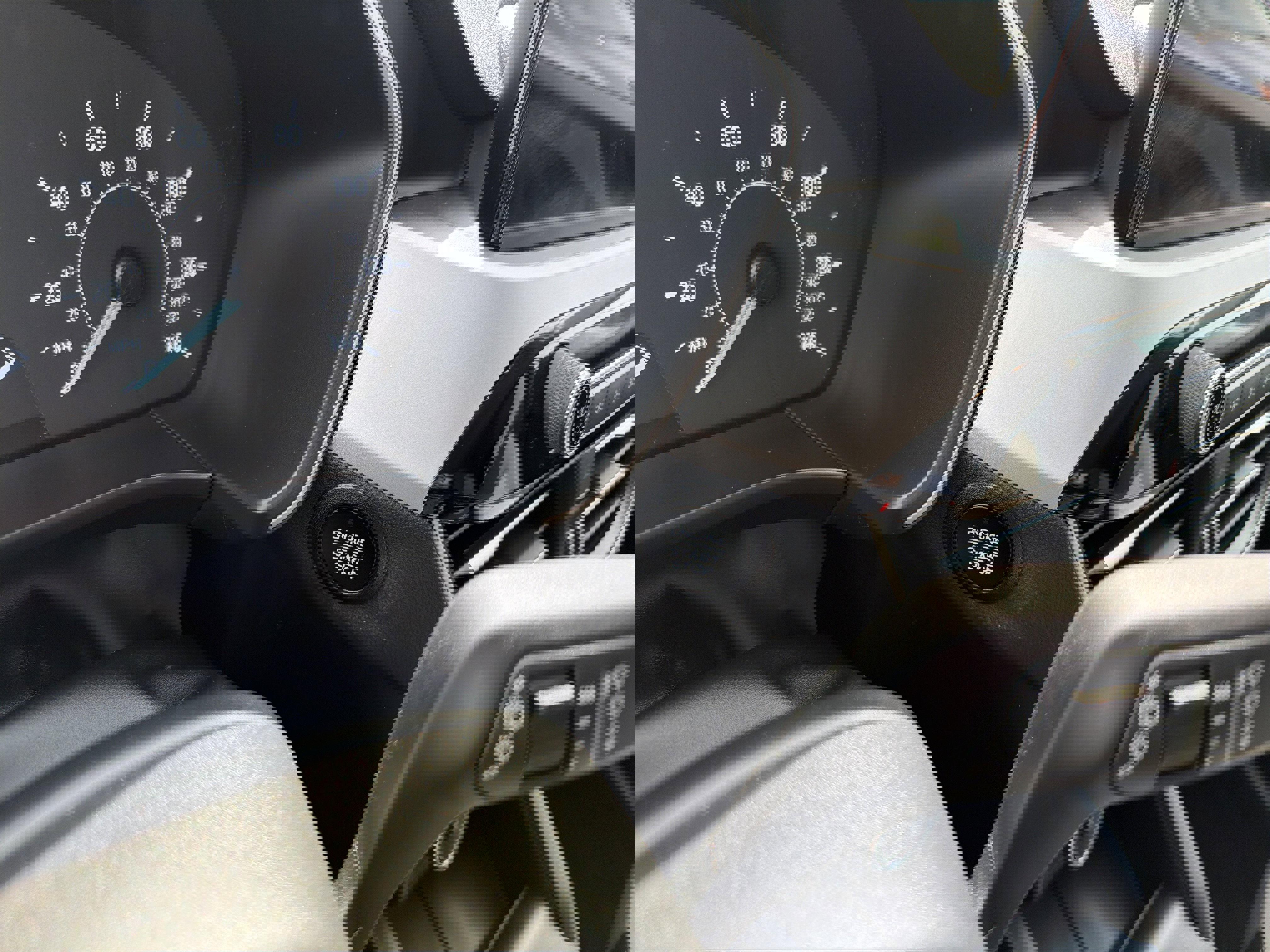 Used 2022 Ford Escape SE w/ Cold Weather Package image 17