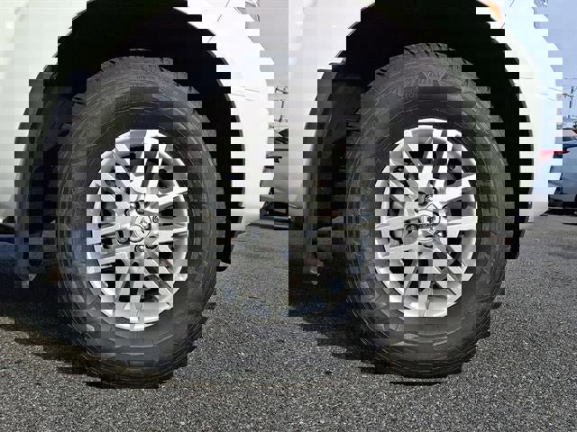 Used 2020 Nissan Frontier SV image 39