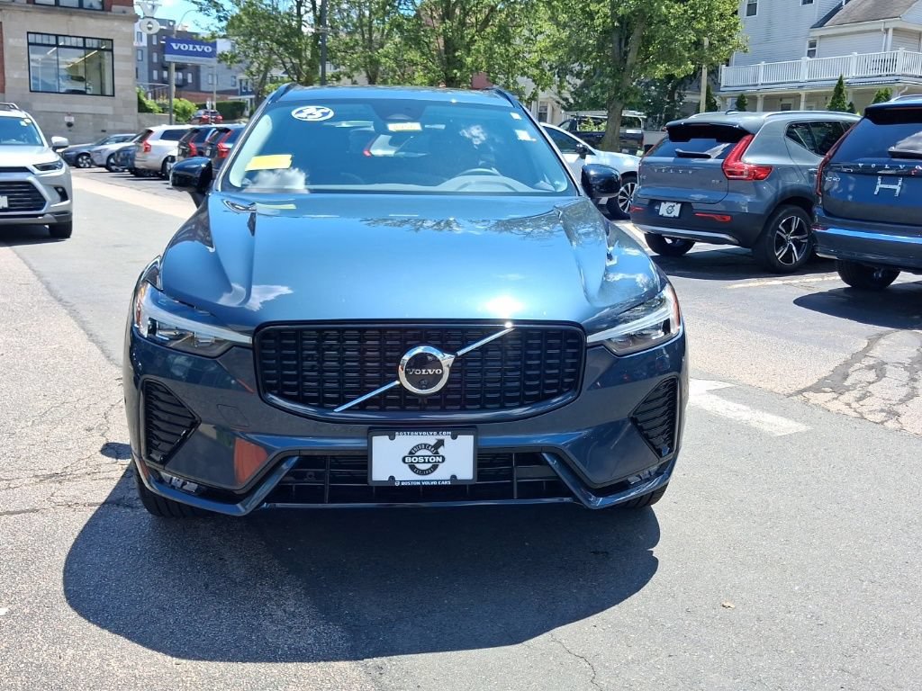 Certified 2025 Volvo XC60 B5 Plus w/ Protection Package Premier AWD/4WD image 2