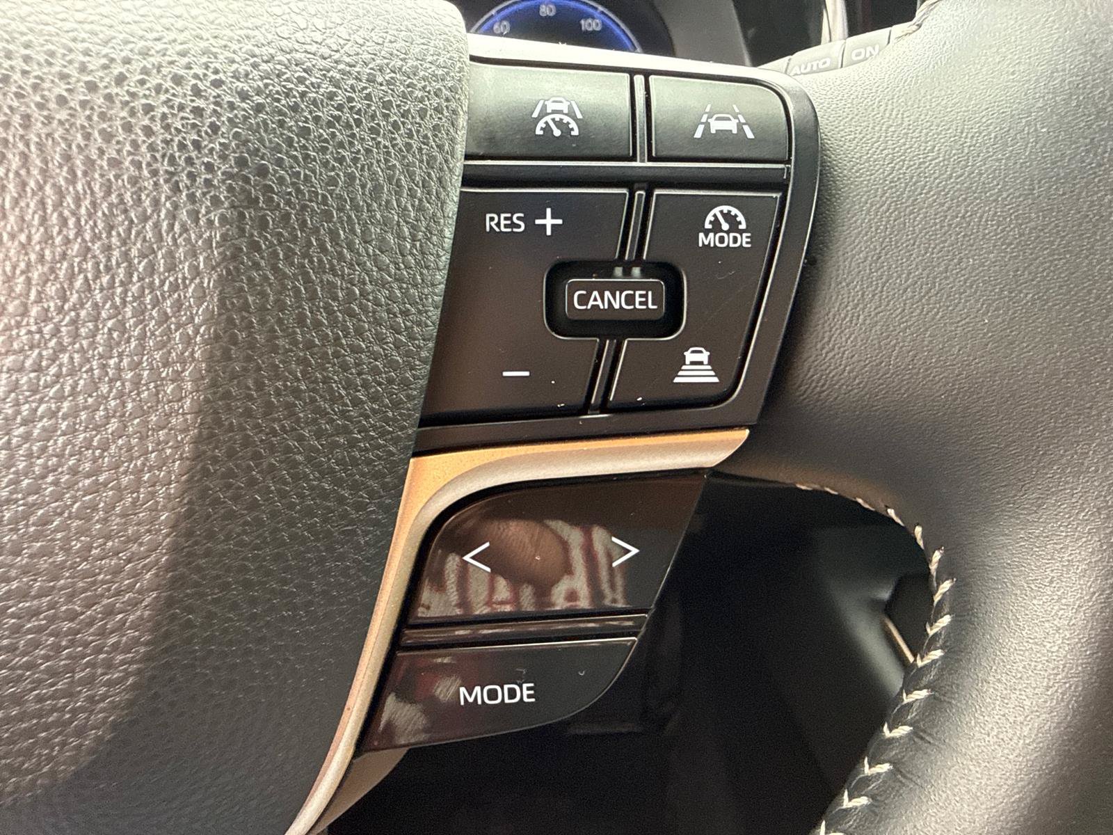 Used 2025 Toyota Crown Signia w/ Advanced Technology Package AWD/4WD image 17