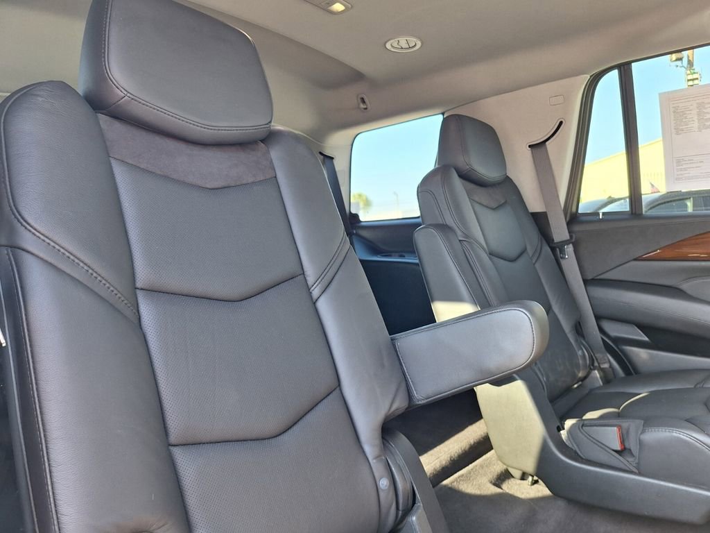 Used 2020 Cadillac Escalade Luxury image 29