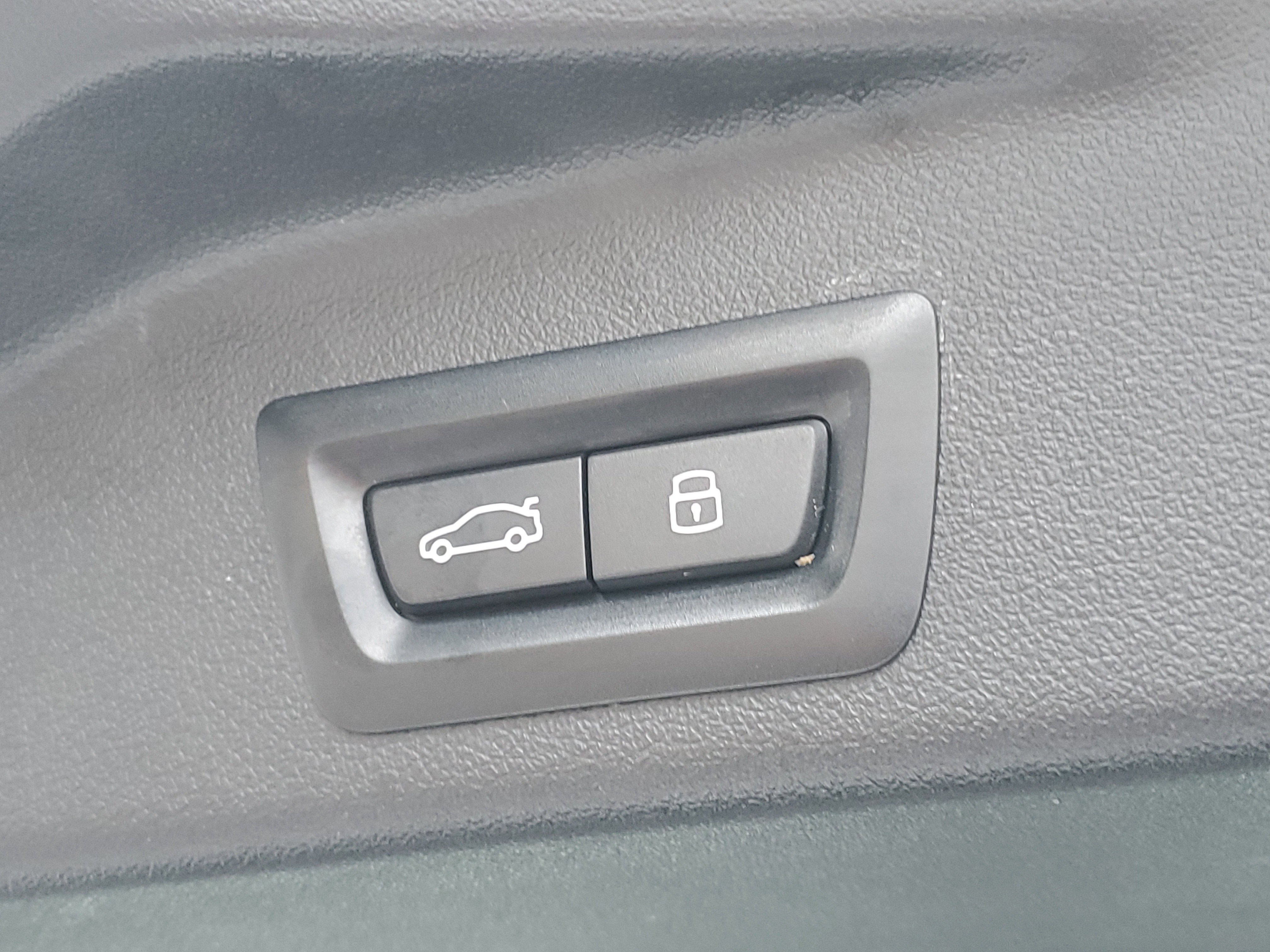 Certified 2025 BMW X5 xDrive40i w/ M Sport Package image 28