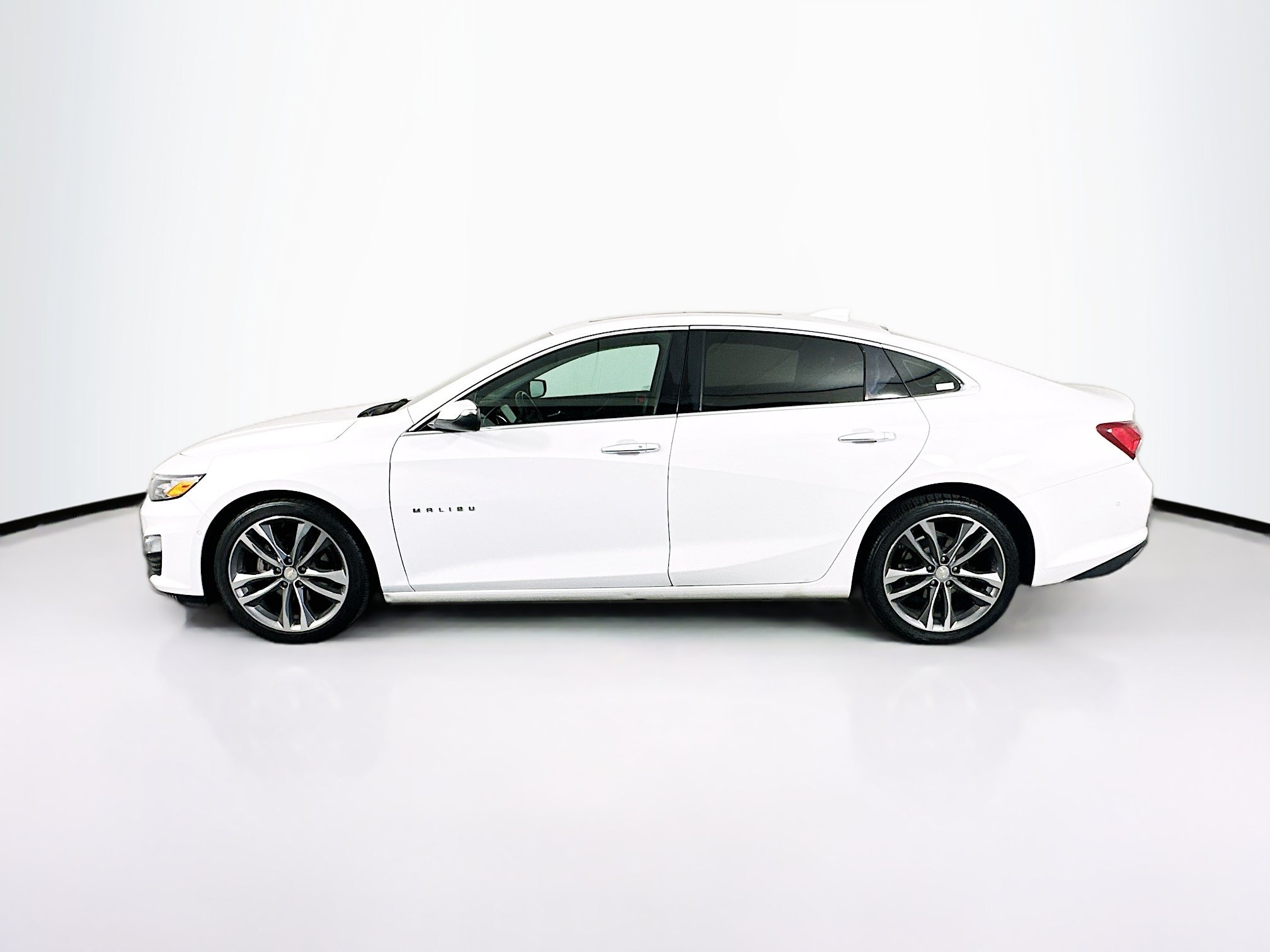 Used 2020 Chevrolet Malibu Premier FWD image 4