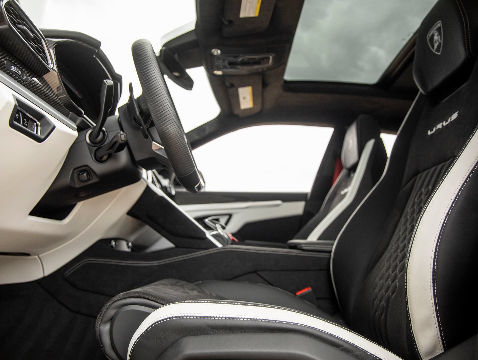 Used 2024 Lamborghini Urus S AWD/4WD image 23