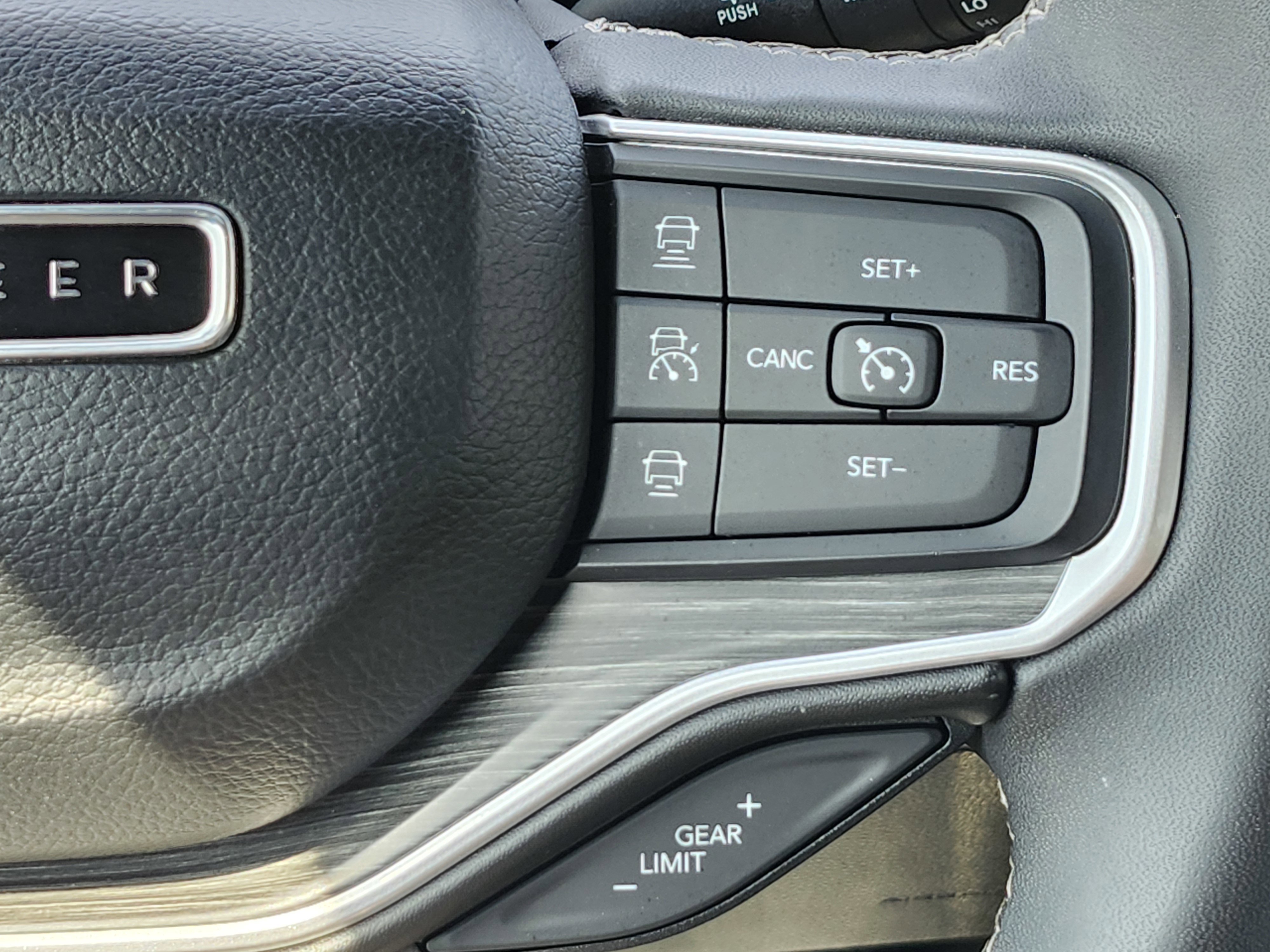 Used 2023 Jeep Wagoneer L Series II image 36