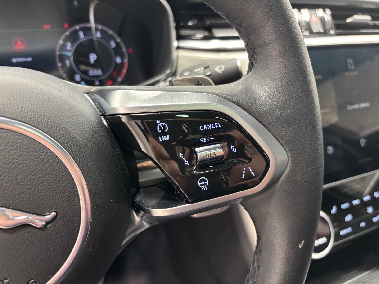 Used 2024 Jaguar XF R-Dynamic SE AWD/4WD image 19