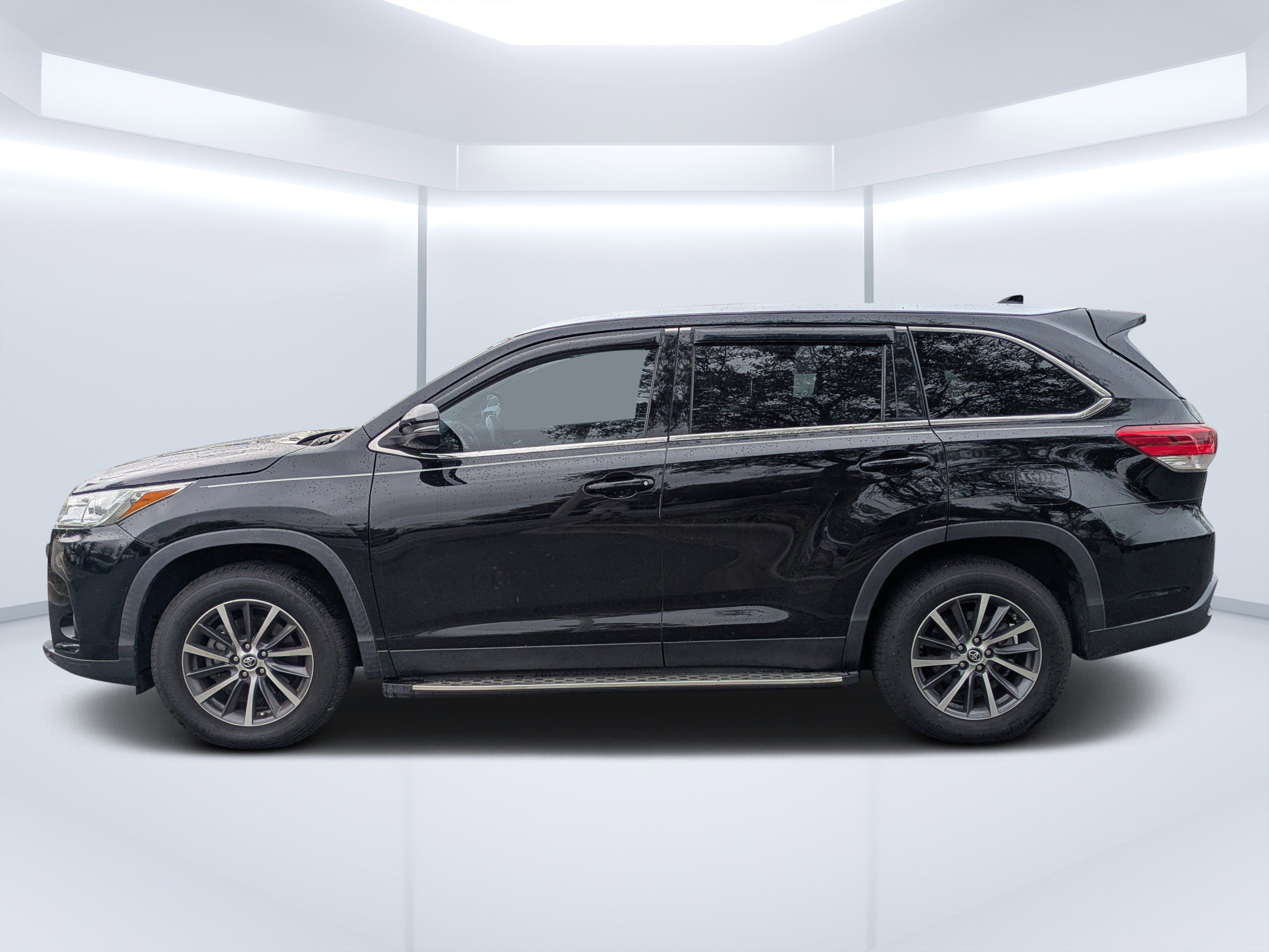 Used 2019 Toyota Highlander XLE image 6