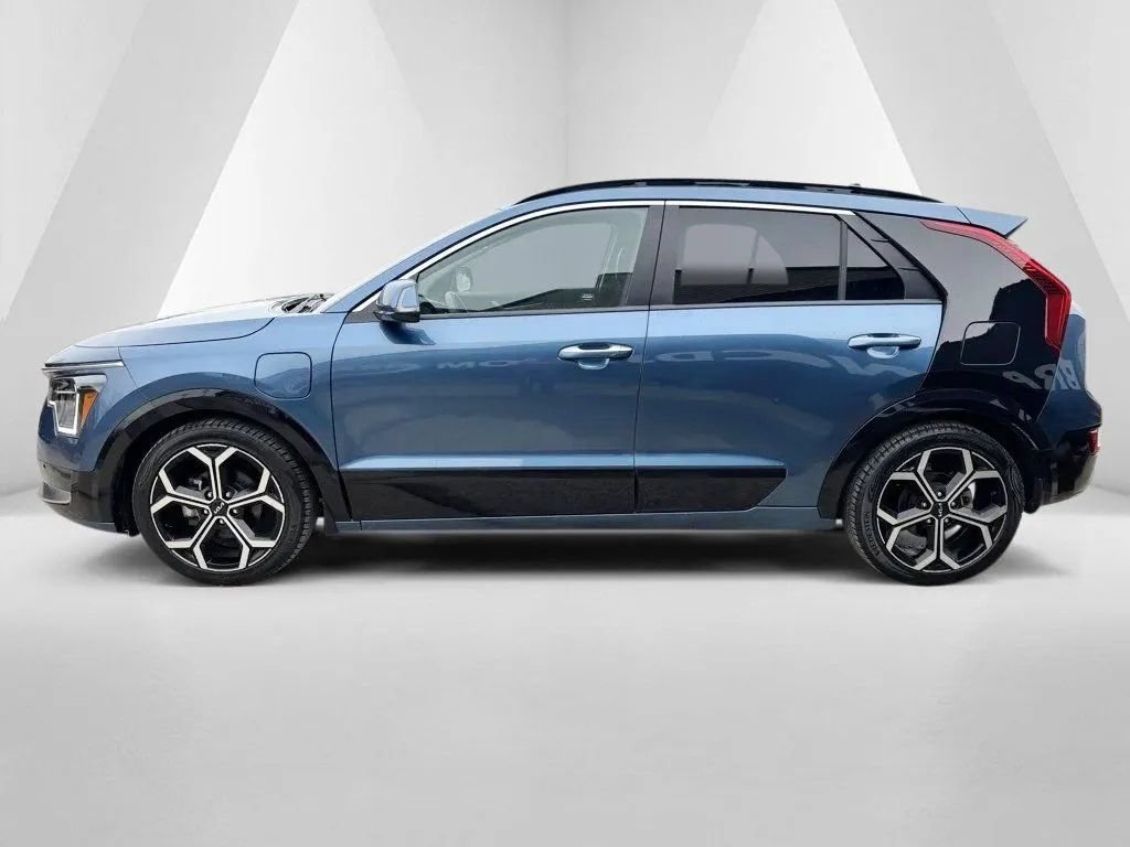Used 2023 Kia Niro SX Touring FWD image 4