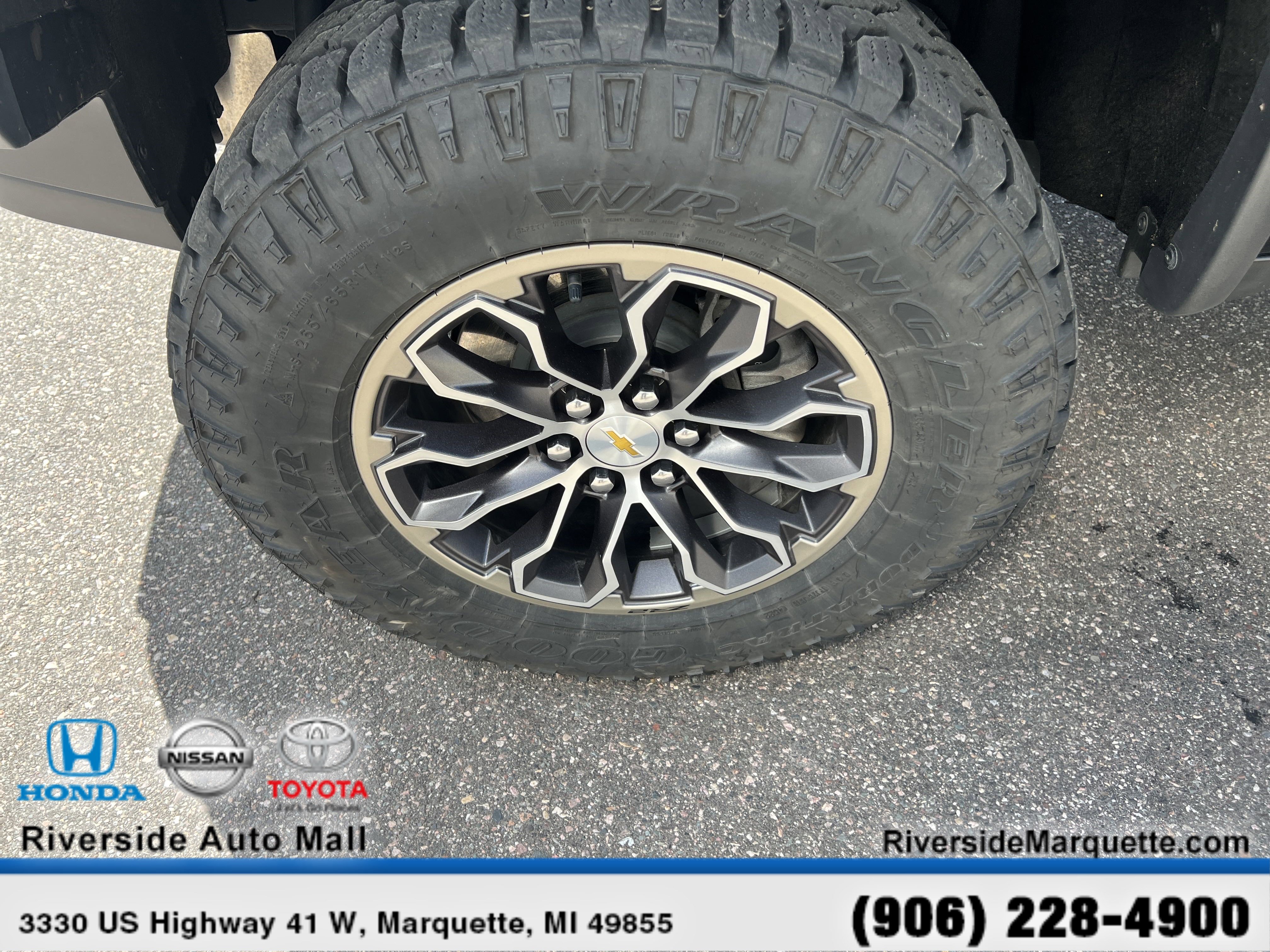 Used 2022 Chevrolet Colorado ZR2 image 11