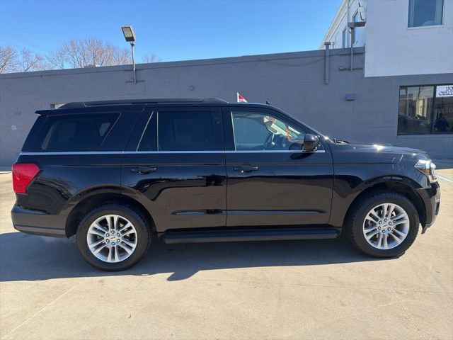 Used 2024 Ford Expedition XLT image 11