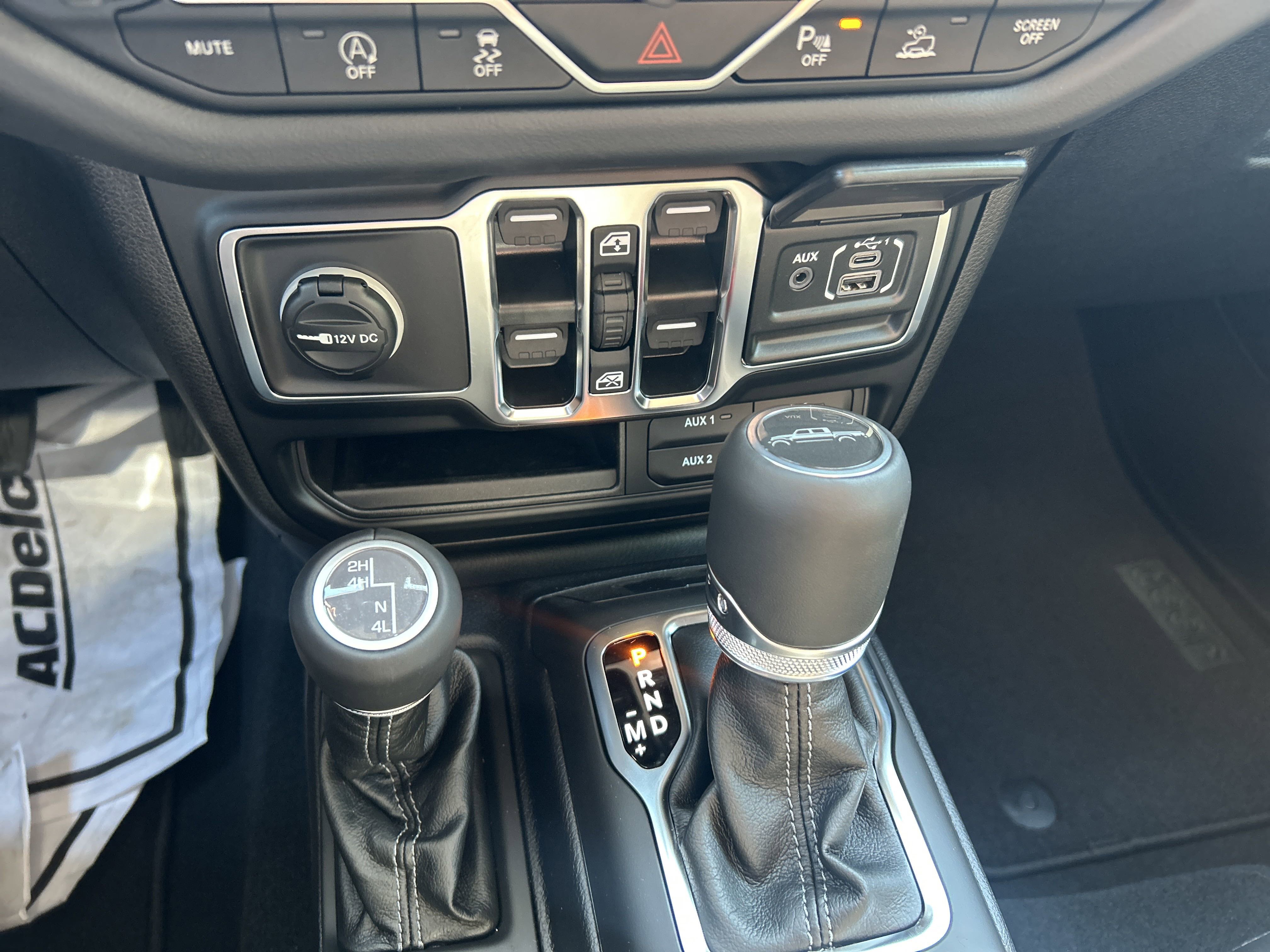 New 2025 Jeep Gladiator Sport image 21