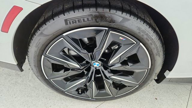 Used 2025 BMW 740i xDrive image 57
