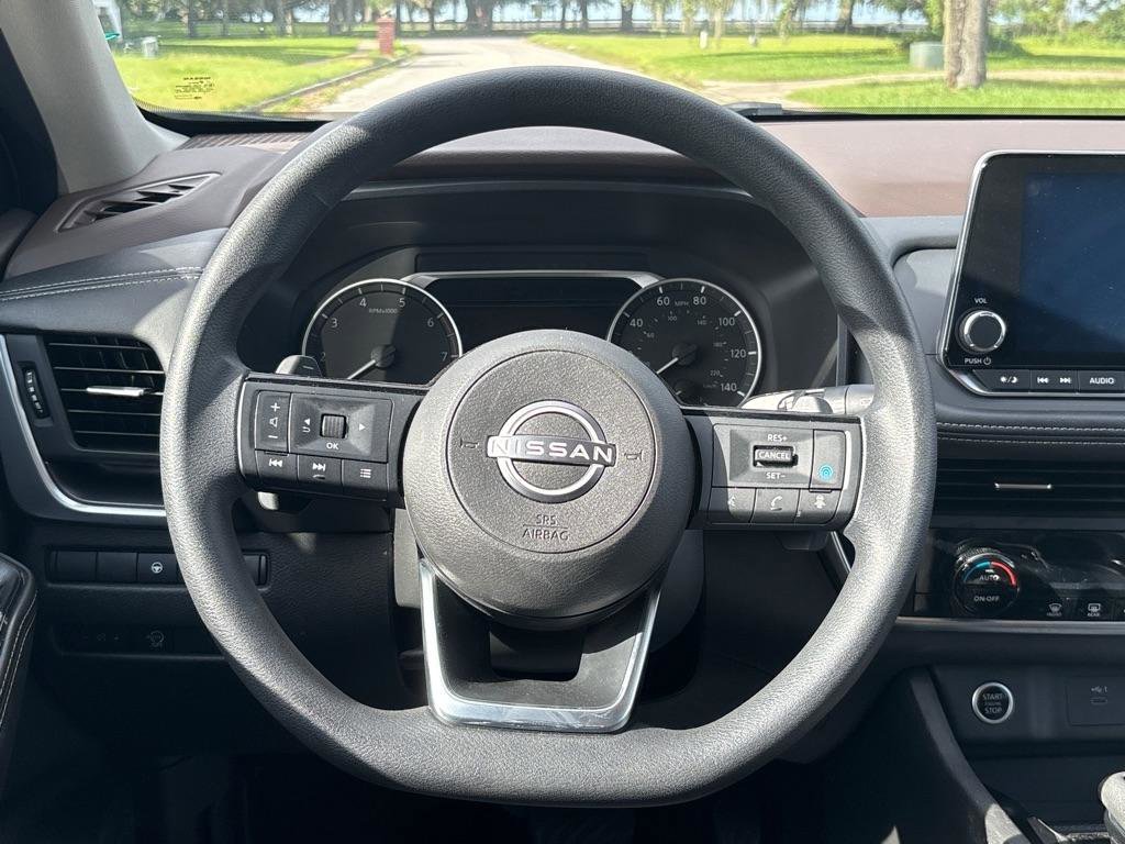 Used 2023 Nissan Rogue SV image 18
