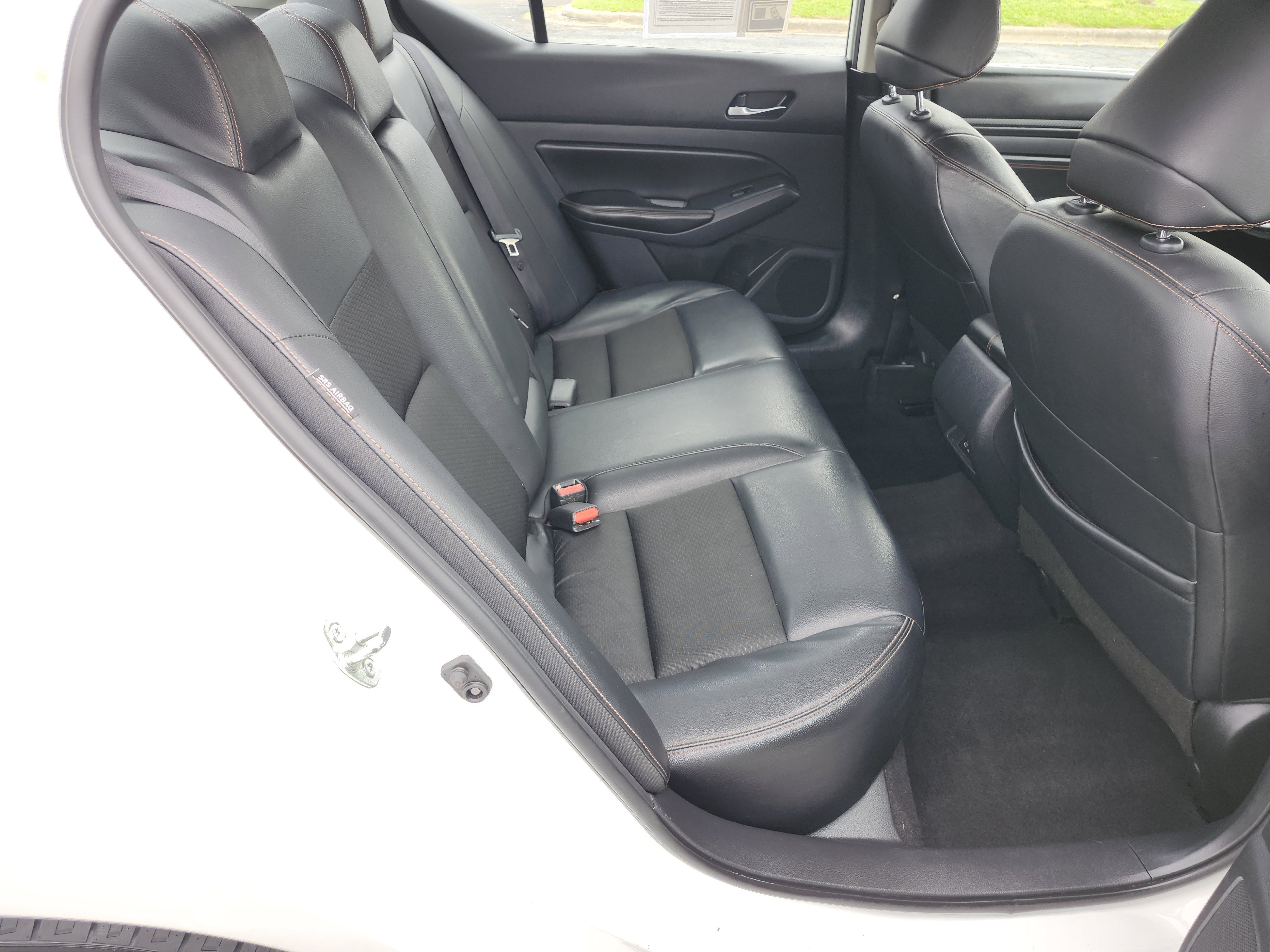 Used 2022 Nissan Altima 2.5 SR FWD image 12