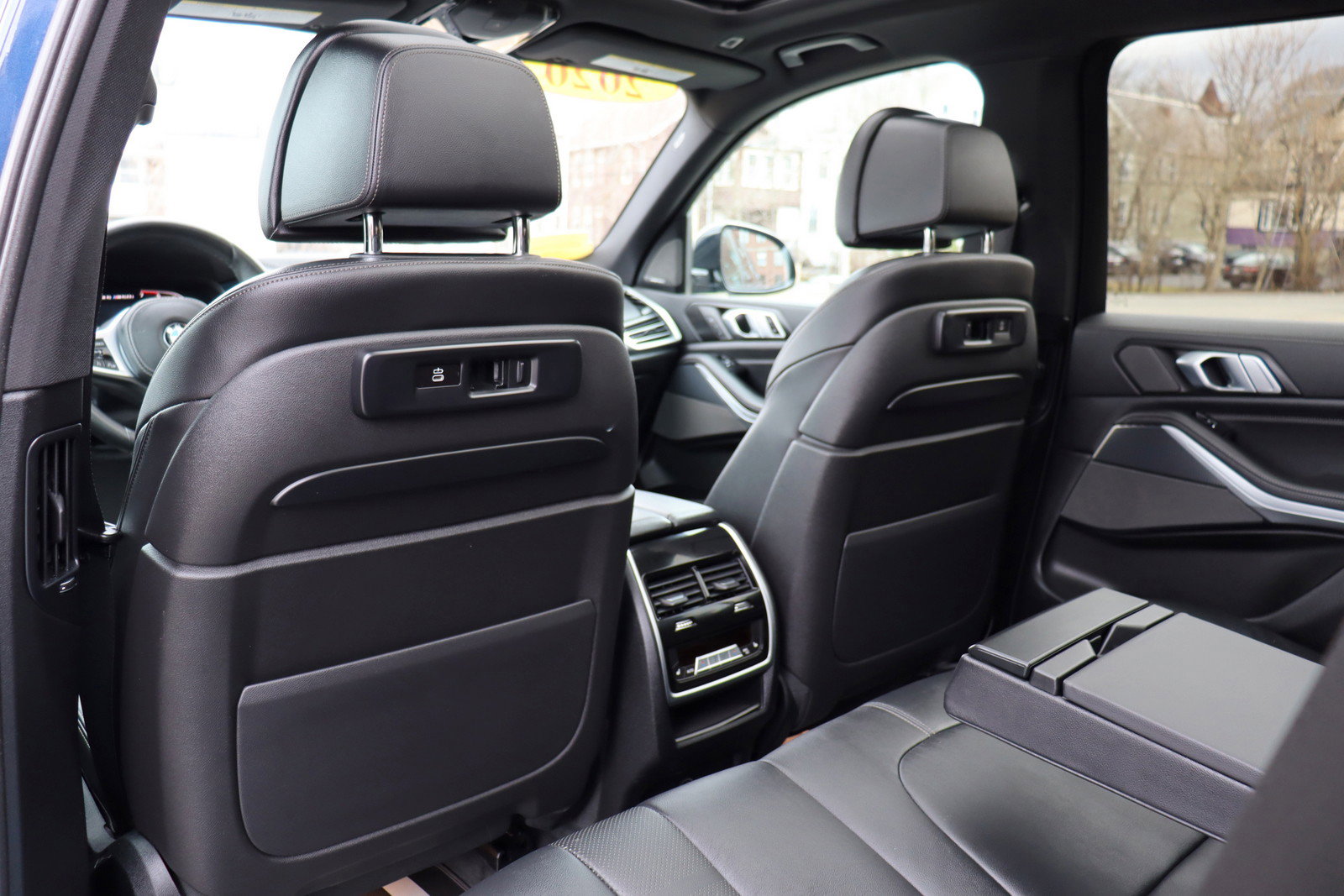 Used 2020 BMW X5 M50i w/ Premium Package image 14