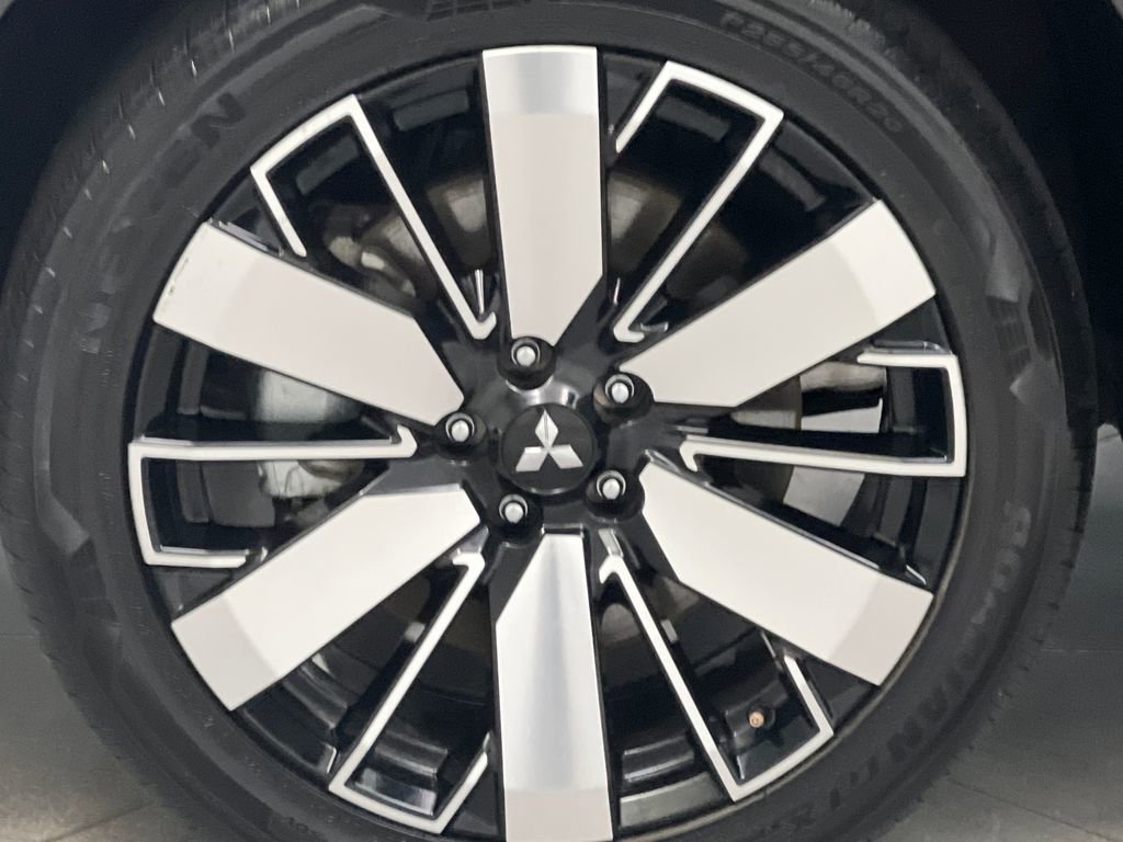Used 2025 Mitsubishi Outlander SE AWD/4WD image 71