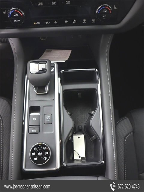 New 2025 Nissan Pathfinder SV w/ Cargo Package image 16