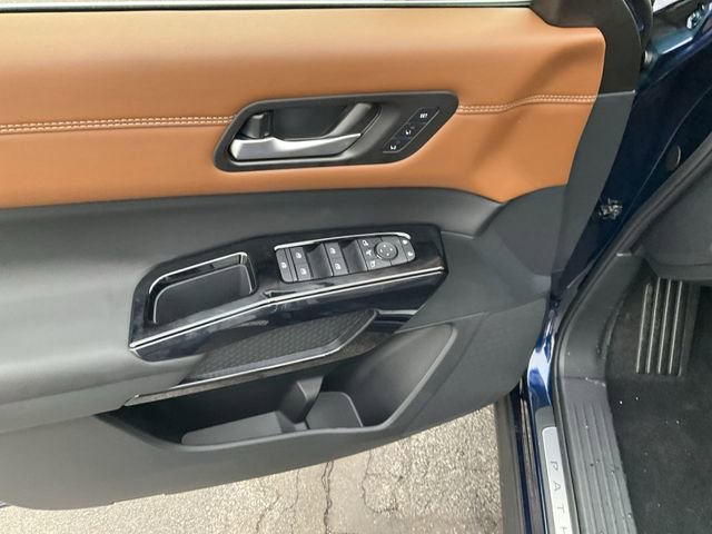 New 2026 Nissan Pathfinder Platinum image 27
