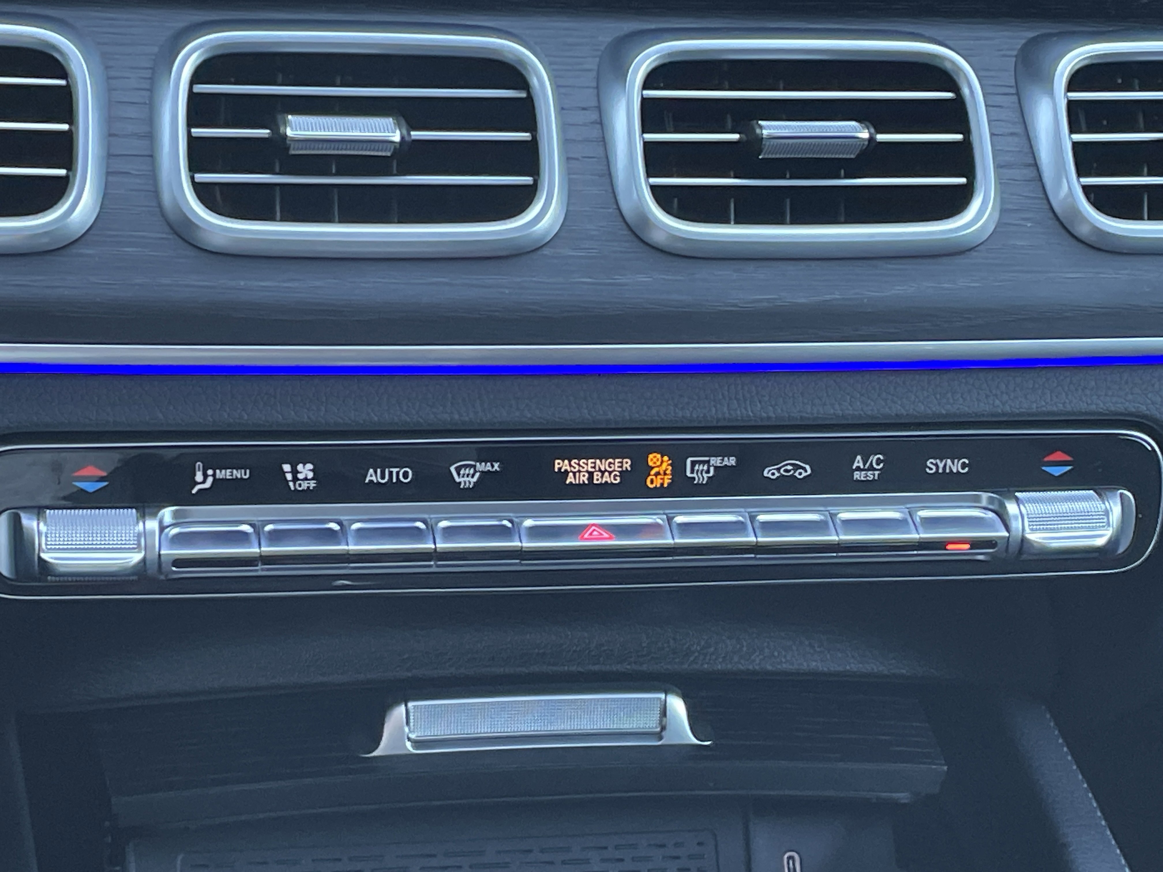 Used 2025 Mercedes-Benz GLS 450 4MATIC image 34