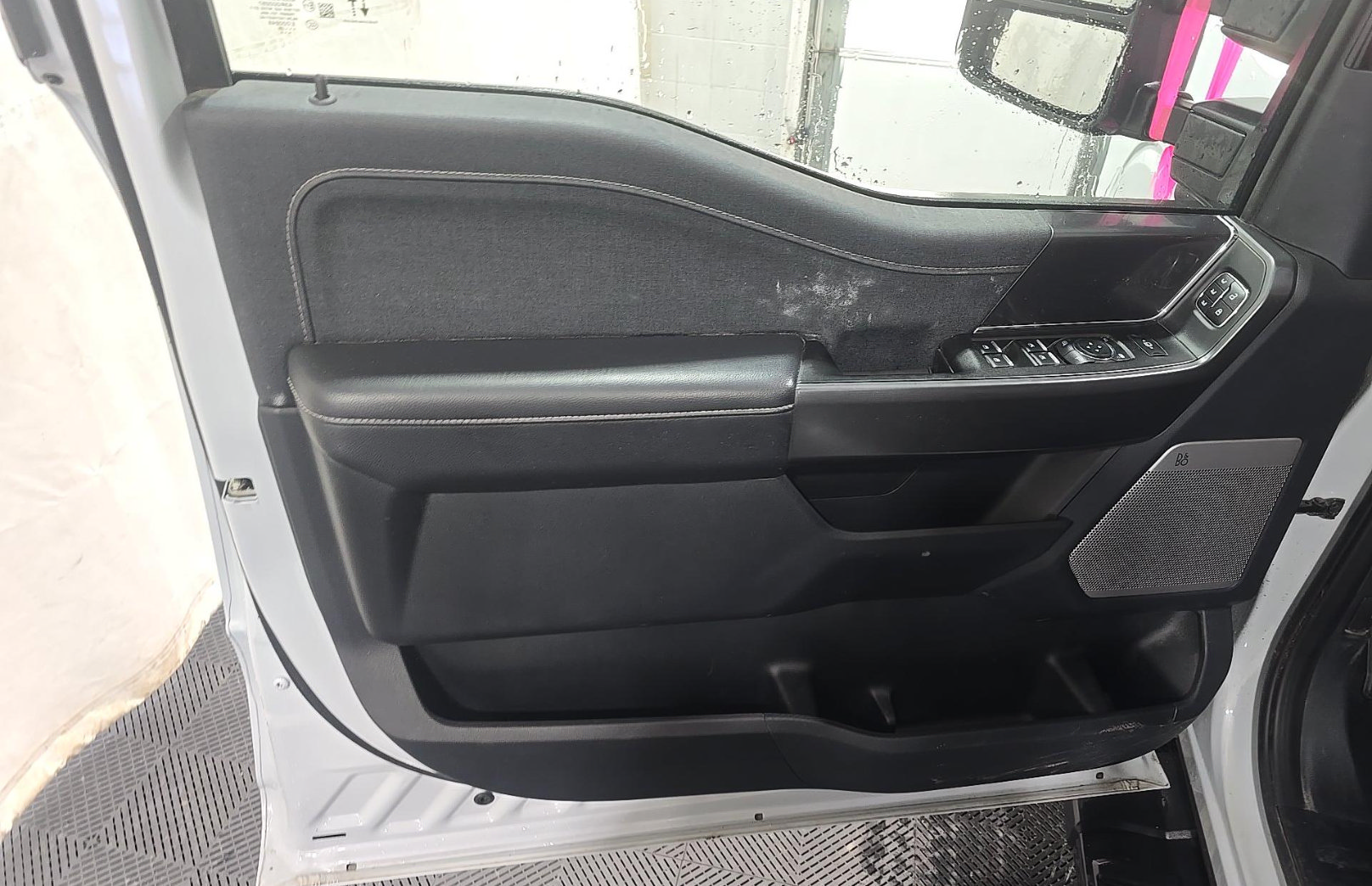 Used 2025 Ford F150 Lariat AWD/4WD image 9