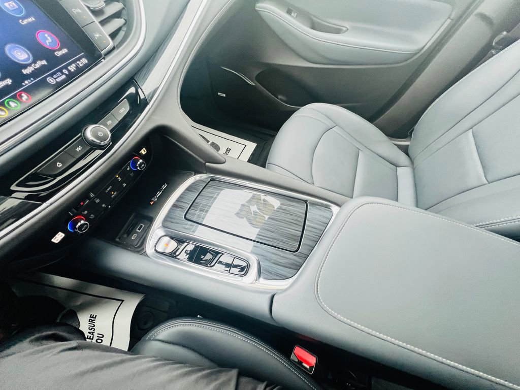 Used 2022 Buick Enclave Premium w/ Experience Buick Package image 28