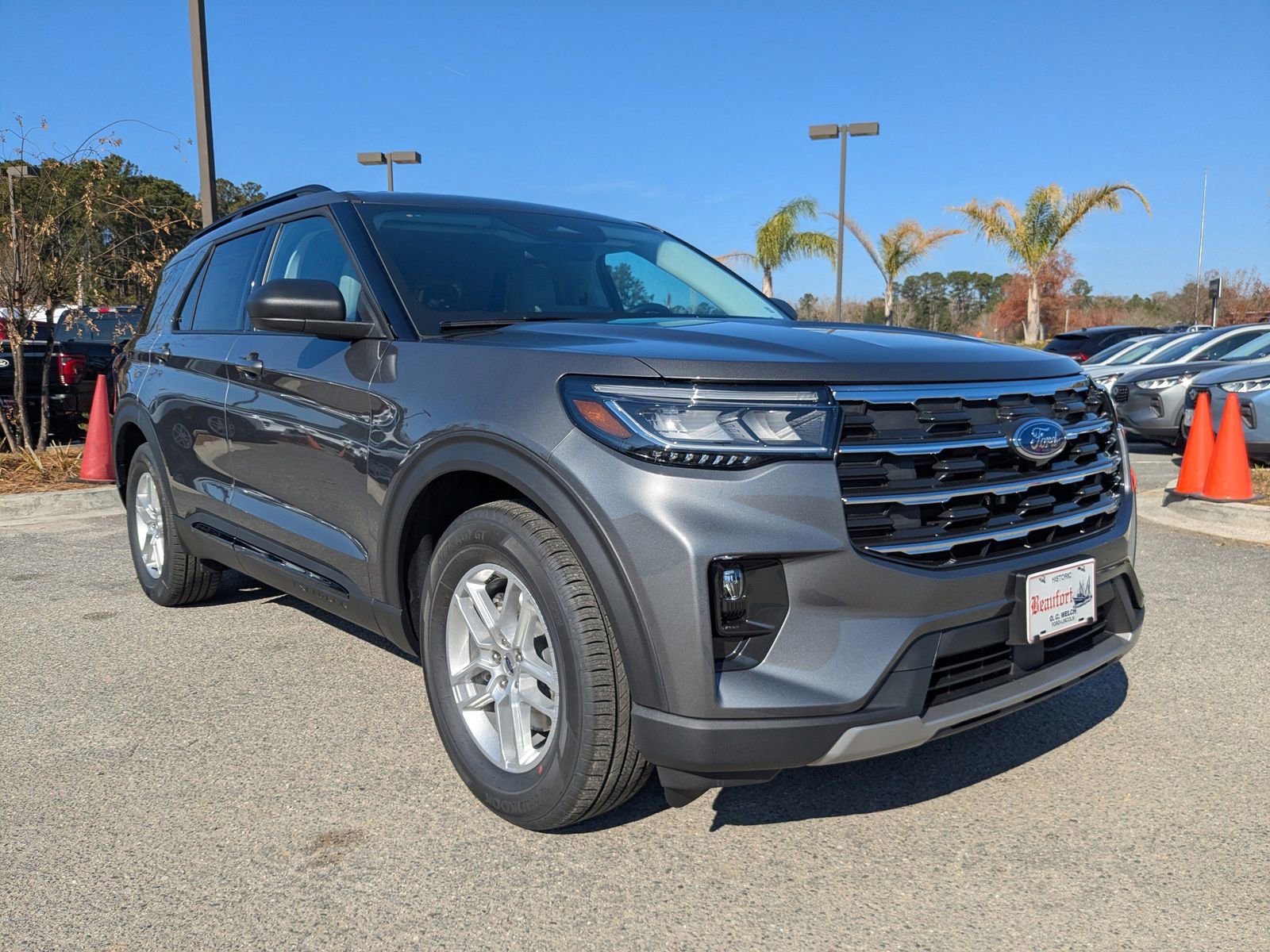 New 2026 Ford Explorer Active w/ Active Comfort Package image 3