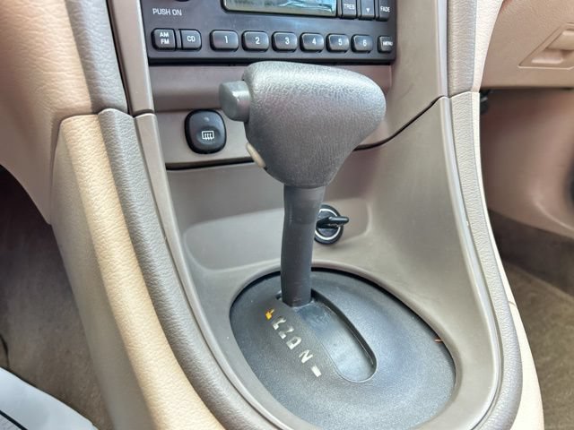 Used 2003 Ford Mustang Convertible RWD image 39