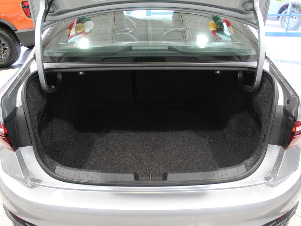 Used 2023 Volkswagen Jetta Sport image 19