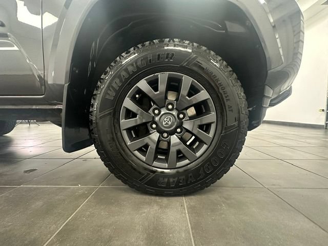 Used 2021 Toyota Tacoma SR5 w/ Blackout Package (TMS) AWD/4WD image 11