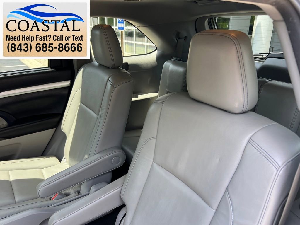 Used 2017 Toyota Highlander XLE FWD image 18