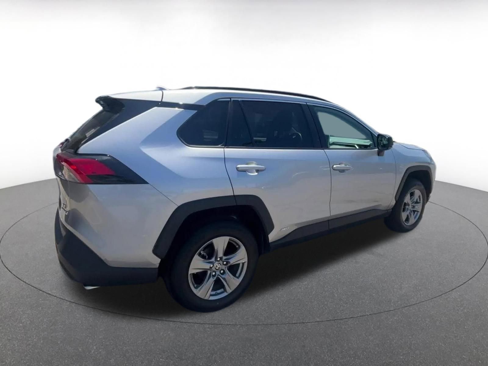 Used 2024 Toyota RAV4 LE AWD/4WD image 21