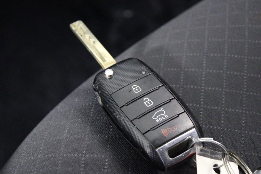 Used 2020 Kia Sorento LX image 27