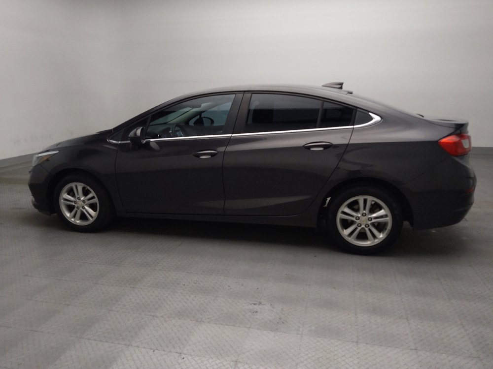 Used 2017 Chevrolet Cruze LT FWD image 3