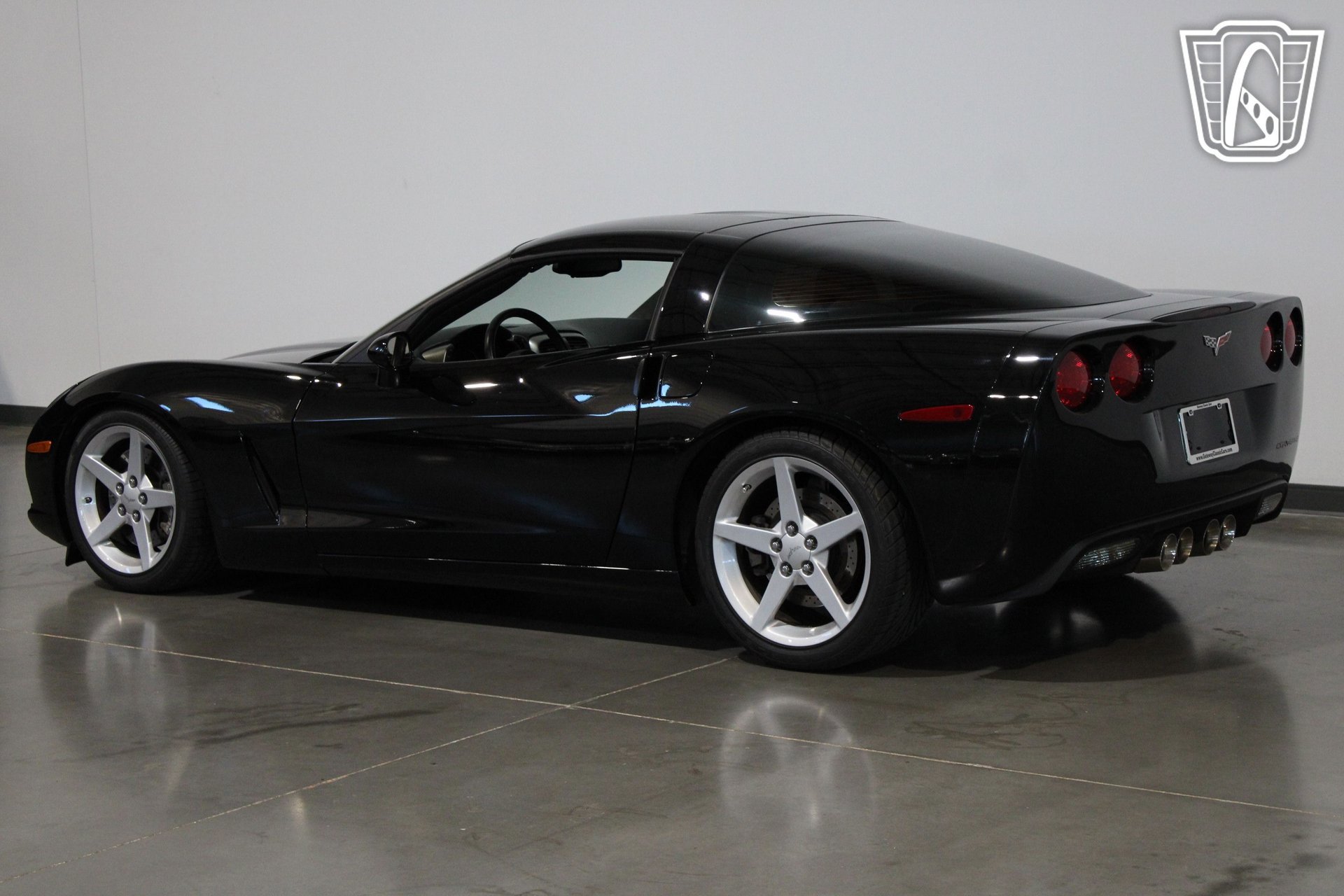 Used 2005 Chevrolet Corvette Coupe w/ Preferred Equipment Group RWD image 19