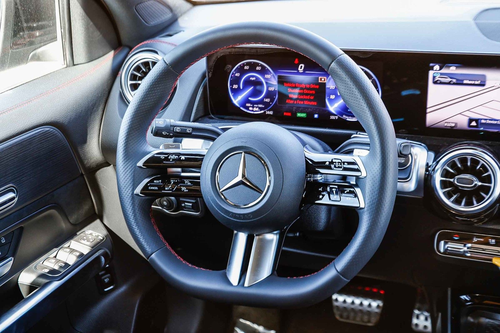 Used 2024 Mercedes-Benz EQB 300 4MATIC image 13