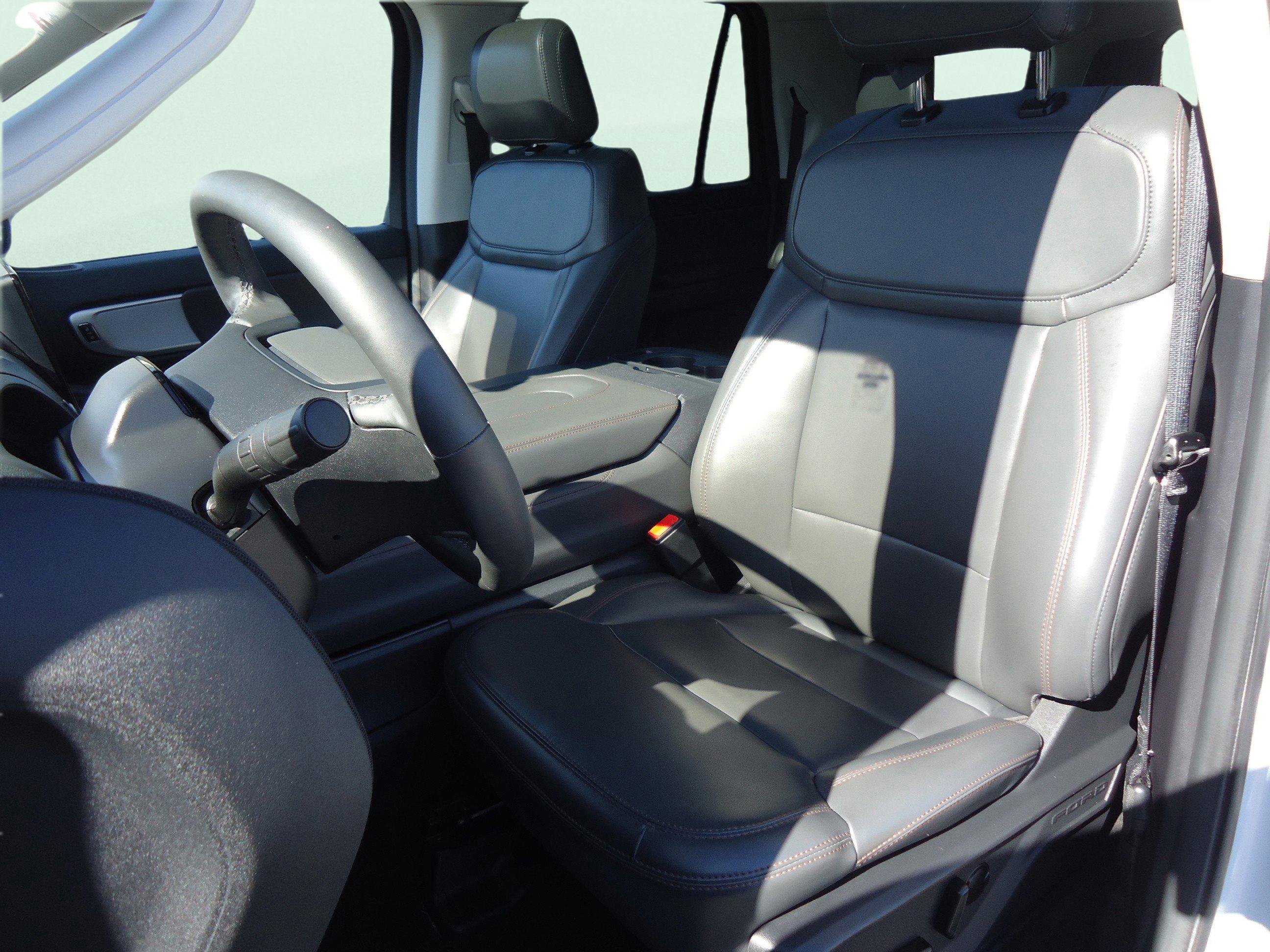 Used 2025 Ford Expedition Max Active AWD/4WD image 25