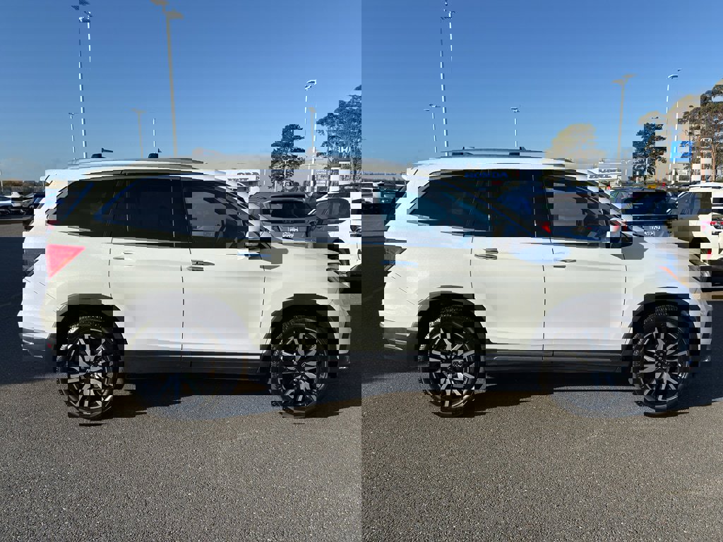 Used 2020 Honda Pilot Touring image 2