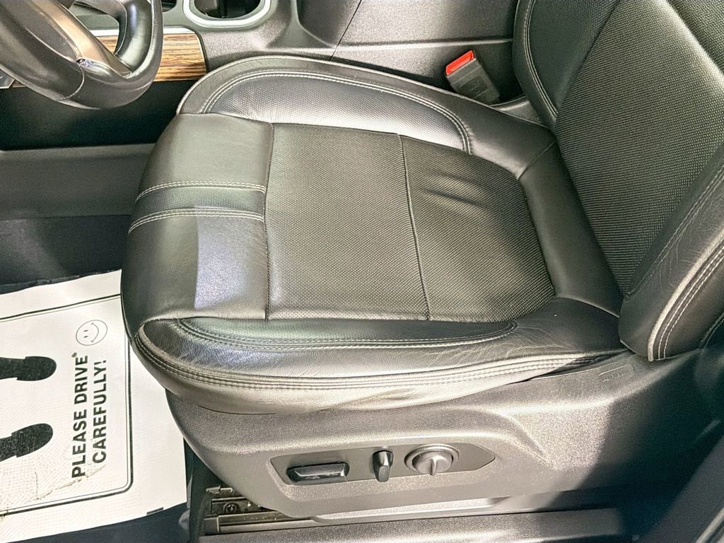 Used 2019 Chevrolet Silverado 1500 High Country w/ Technology Package image 21