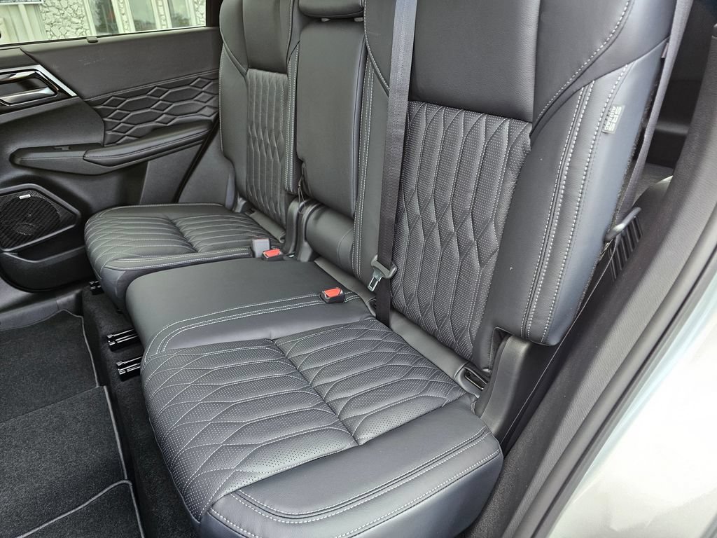 New 2026 Mitsubishi Outlander SEL AWD/4WD image 13