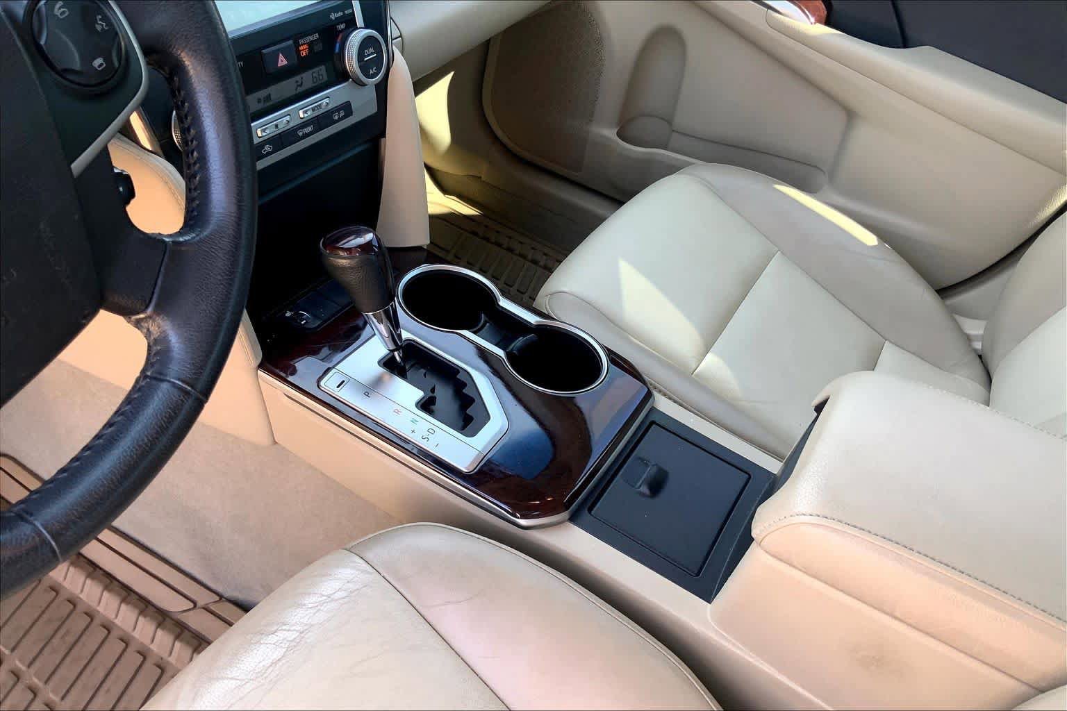 Used 2014 Toyota Camry XLE FWD image 16