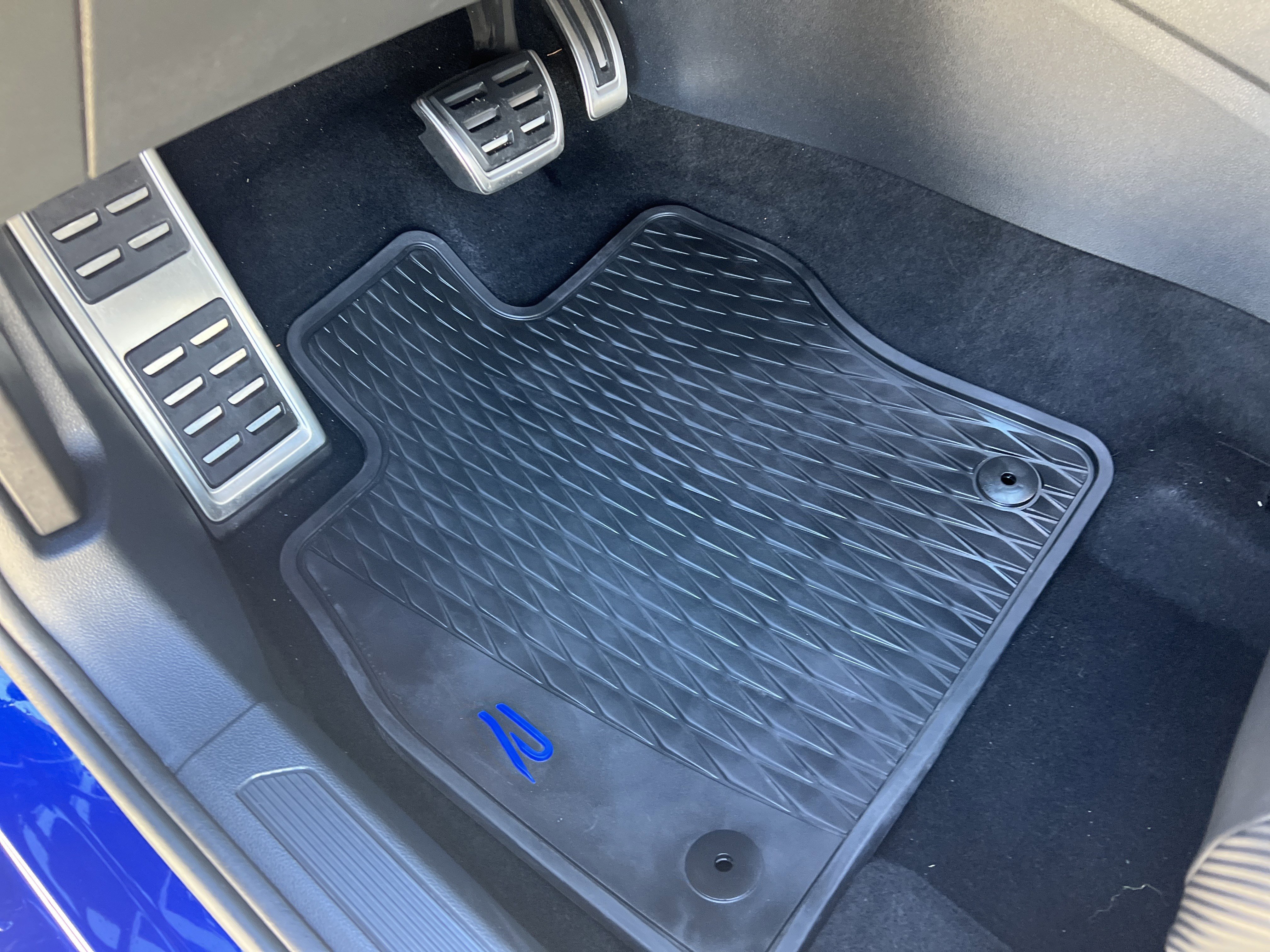 Certified 2025 Volkswagen Golf R Black Edition image 15