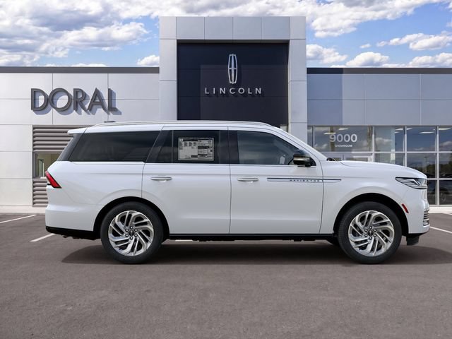 New 2027 Lincoln Navigator Reserve RWD image 5