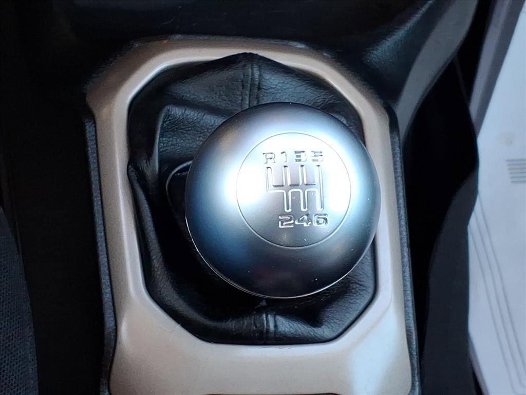 Used 2015 Jeep Renegade Latitude w/ Cold Weather Group II image 20