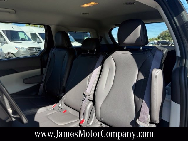 Used 2024 Kia Carnival SX FWD image 20