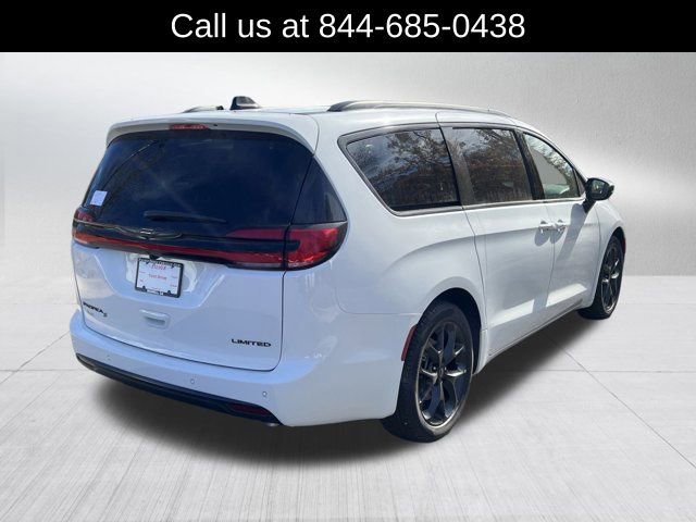 New 2026 Chrysler Pacifica Limited image 5