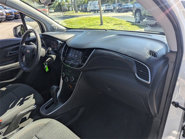 Used 2022 Chevrolet Trax LS w/ Tint and Cruise Package image 19