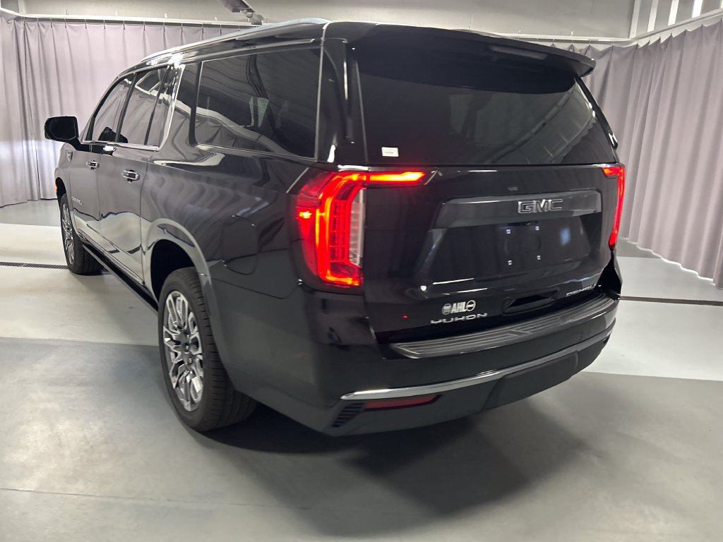Used 2024 GMC Yukon XL Denali Ultimate AWD/4WD image 5