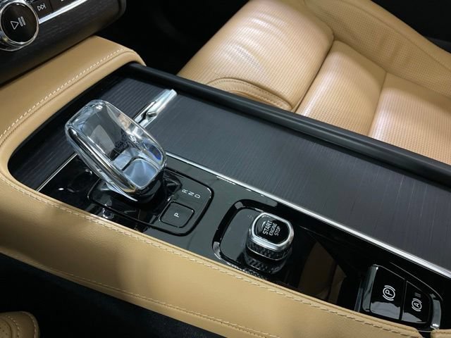 Certified 2025 Volvo XC90 T8 Ultra w/ Protection Package AWD/4WD image 23